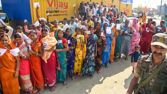 பீகார் சாதனை: 25 ஆண்டு வரலாற்றில் முதல்முறையாக 60% தாண்டிய வாக்குப்பதிவு! திரளாக வாக்களித்த மக்கள்!